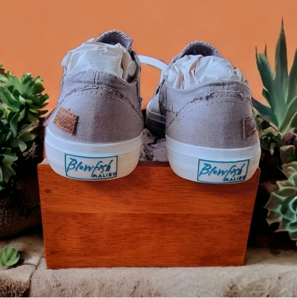 Blowfish Ladies Slip-On Patchwork Runners Size 8 - Picture 3 of 8